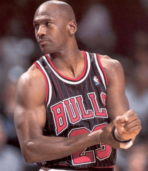 【娱乐888】NBA历史最强“坦克”身材阵容，詹姆斯浑身肌肉 奥尼尔最夸张