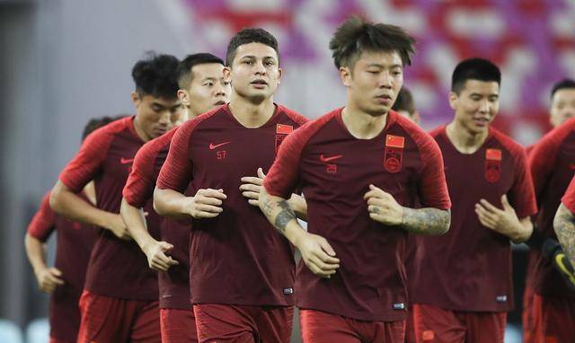 【娱乐888】新加坡男足已经4个月没正式比赛，中国男足换帅后补充了前锋阵容